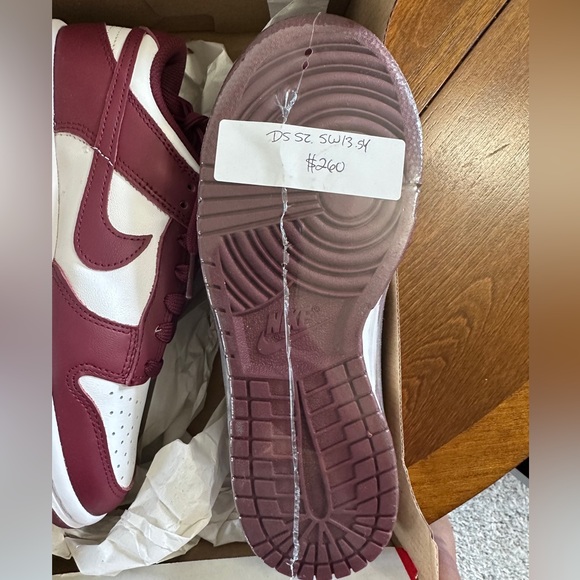 Women’s Nike Dunk Shoes - Picture 3 of 4